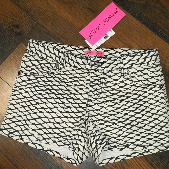 NWT Betsey Johnson shorts - Picture 1 of 5